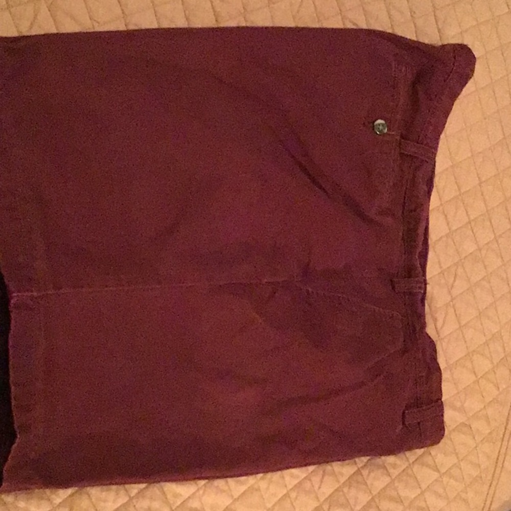 Men’s flat front short with front and back pockets